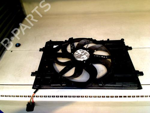 radiator-fan-vw-passat-b8-variant-3g5-cb5-2014-31066304 main image