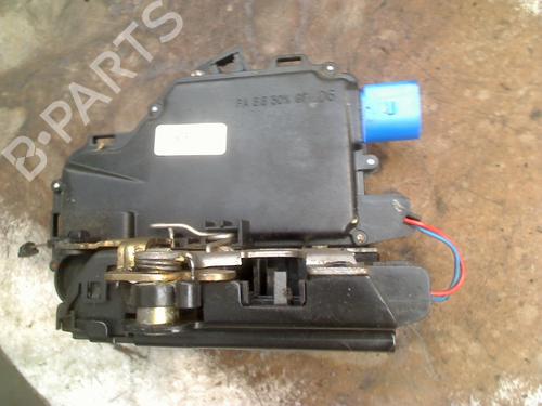 Fechadura trás direita VW POLO IV (9N_, 9A_) 1.4 16V (75 hp) 31177074