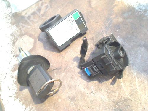 Used Ignition barrel OPEL MERIVA A MPV (X03) 1.3 CDTI (E75) (69 hp) 32452554