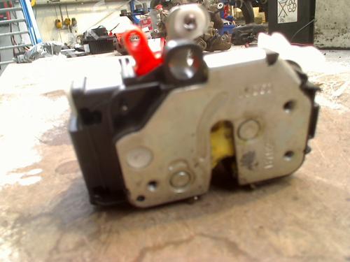 Serrure arrière gauche FIAT DOBLO Cargo (263_) 1.6 D Multijet (263ZXE1B, 263ZXS1B, 263ZXY1B, 263WXE1B,... (100 hp) 31177176