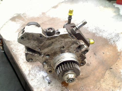 Used Fuel pump OPEL VIVARO A Van (X83) 2.0 CDTI (F7) (90 hp) 31978502