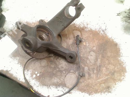 Used Right front steering knuckle Right front steering knuckle TOYOTA AYGO (_B1_) 1.0 (KGB10_, KGB10R) (68 hp) 33829745 33829745