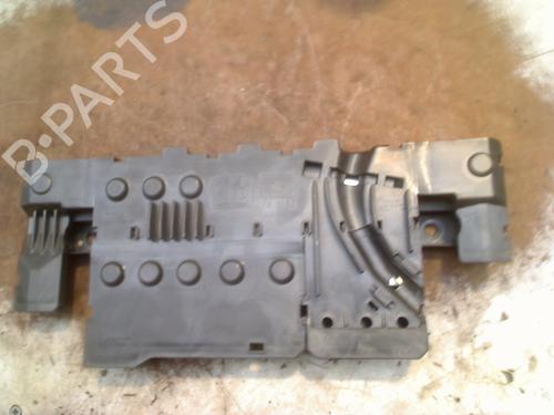 Used Fuse box Fuse box 31952934 31952934