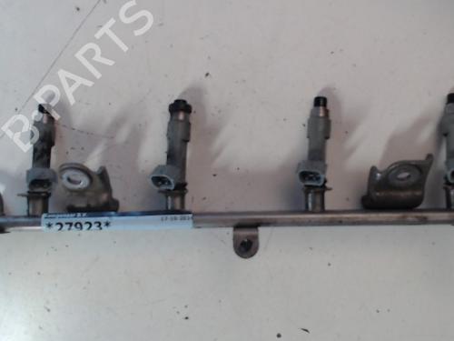 Used Injection rail Injection rail 39247437 39247437