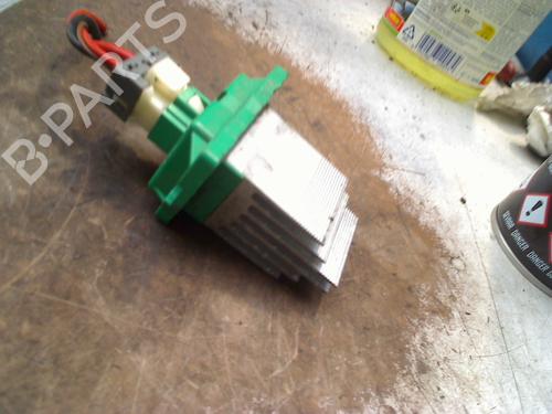 Used Heater resistor Heater resistor HYUNDAI i20 I (PB, PBT) 1.2 (78 hp) 30624599 30624599