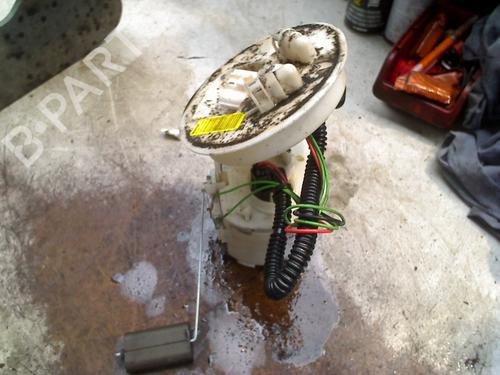 Brandstofpomp FORD FOCUS I (DAW, DBW) 1.6 16V (100 hp) 29898005
