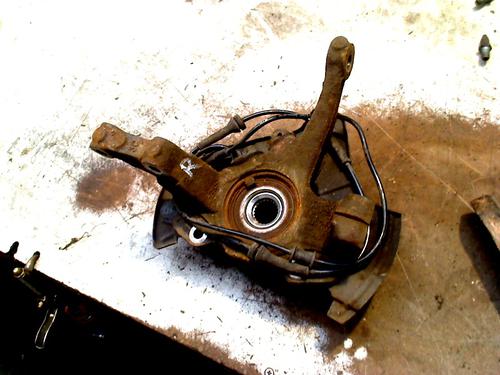Used Right front steering knuckle FIAT 500 (312_) 1.2 (312AXA1A) (69 hp) 31066272