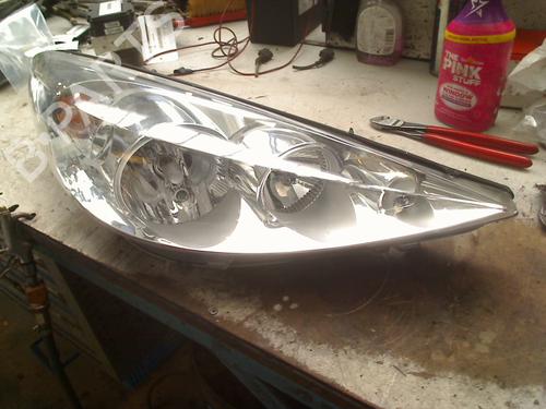 Used Right headlight Right headlight PEUGEOT 206+ (2L_, 2M_) 1.4 i (2LKFWA, 2MKFWA) (75 hp) 40187972 40187972