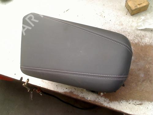 Used Armrest / Center console Armrest / Center console TOYOTA MIRAI (JPD2_) FCV (JPD20) (182 hp) 33739665 33739665