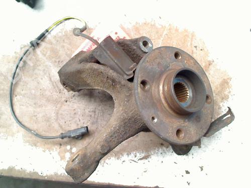 Used Right front steering knuckle Right front steering knuckle PEUGEOT 107 (PM_, PN_) 1.0 (68 hp) 36558778 36558778