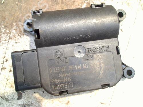 Used Electronic module Electronic module VW GOLF VI (5K1) 1.6 TDI (90 hp) 32481064 32481064