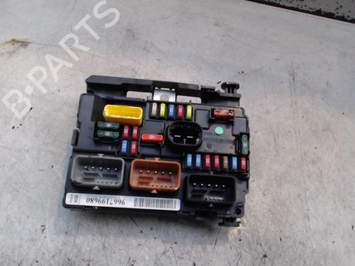 Used Fuse box CITROËN DS3 (SA_) 1.2 VTi 82 (82 hp) 33044979