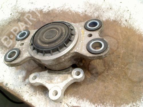 Support de moteur VOLVO V70 III (135) T4 (180 hp) 31174941