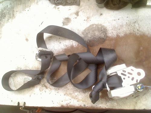 Veiligheidsgordel voor rechts SUZUKI SWIFT III (MZ, EZ) 1.3 (RS413, ZC11S) (92 hp) 31312226