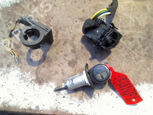 Used Ignition barrel OPEL AGILA A (H00) 1.2 16V (F68) (75 hp) 30515190