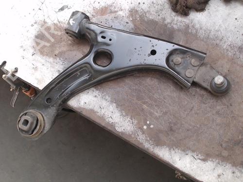 Used Right front suspension arm Right front suspension arm VOLVO XC40 (536) T4 (190 hp) 40606526 40606526
