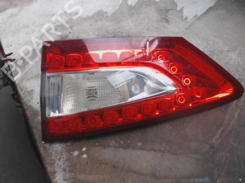 right-tailgate-light-ford-mondeo-v-turnier-cf-2014-39447951 main image