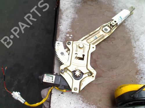 Lève-vitre avant droit SUZUKI ALTO VI (FF, HA24_) 1.1 (RF410) (63 hp) 33001259