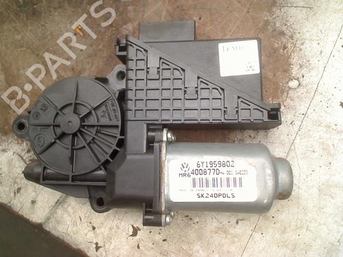 Used Right front window motor Right front window motor SKODA FABIA I Combi (6Y5) 1.2 (54 hp) 35920902 35920902