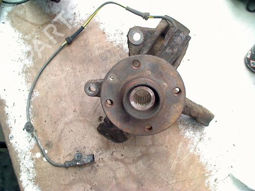 Used Left front steering knuckle Left front steering knuckle PEUGEOT 107 (PM_, PN_) 1.0 (68 hp) 36558777 36558777