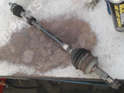Used Right front driveshaft Right front driveshaft TOYOTA YARIS (_P13_) 1.3 (NSP130_, NSP130) (99 hp) 39917883 39917883