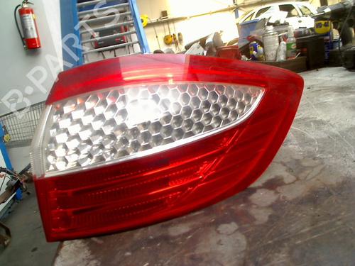 Højre baglygte Højre baglygte FORD MONDEO IV Turnier (BA7) 2.0 TDCi (140 hp) 33273724 33273724