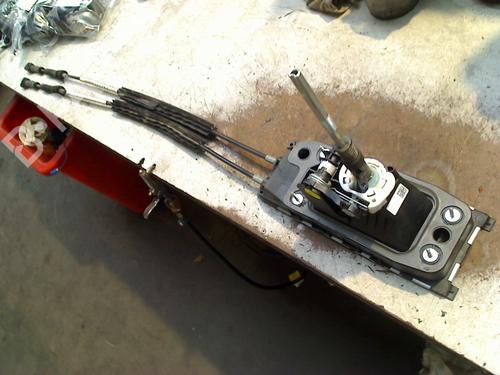 Used Shift knob VW POLO VI (AW1, BZ1, AE1) 1.0 TSI (95 hp) 33045037