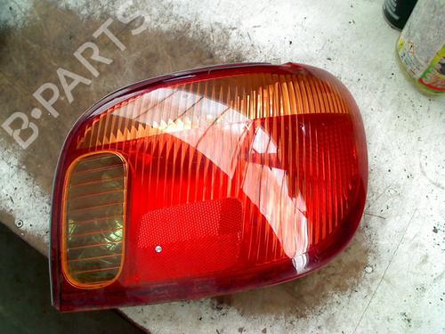 Piloto trasero derecho Piloto trasero derecho TOYOTA YARIS (_P1_) 1.3 (SCP12_, SCP13_, SCP12R, SCP13R) (87 hp) 36569018 36569018