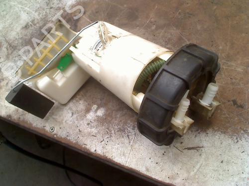 Used Fuel pump PEUGEOT 106 II (1A_, 1C_) 1.1 i (60 hp) 27642205