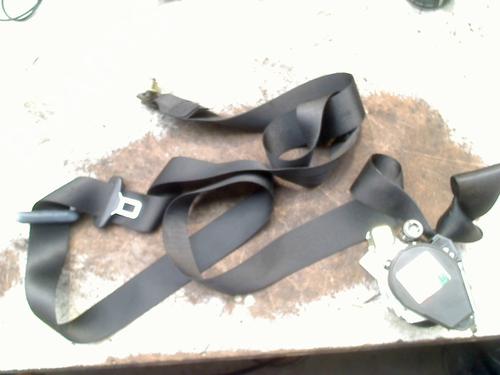 Cintura di sicurezza anteriore sinistra MITSUBISHI COLT VI (Z3_A, Z2_A) 1.5 DI-D (Z39A) (95 hp) 33029427