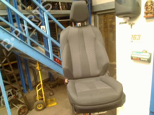 Used Left front seat Left front seat 33984700 33984700