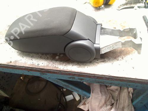 Used Armrest / Center console AUDI A3 Sportback (8PA) 1.4 TFSI (125 hp) 33022207