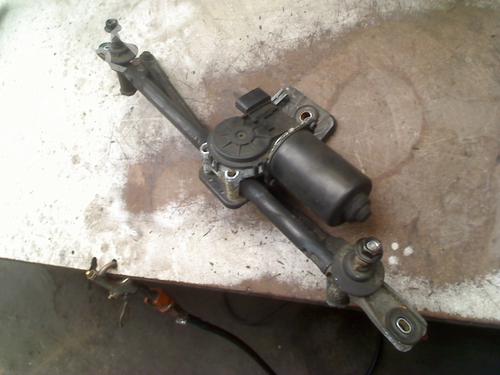 Used Front wipers mechanism Front wipers mechanism KIA SPORTAGE II (JE_, KM_) 2.0 i 16V (141 hp) 35755941 35755941