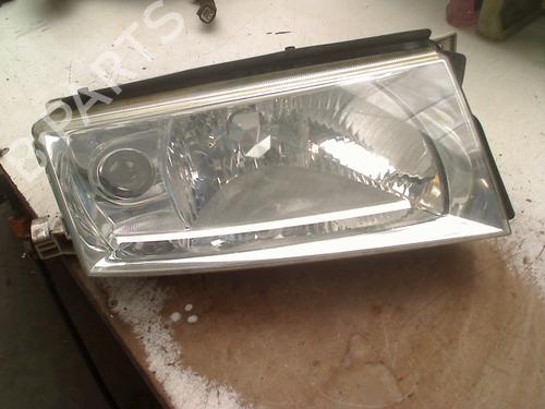 Used Right headlight Right headlight SKODA OCTAVIA I (1U2) 1.6 (102 hp) 34719263 34719263
