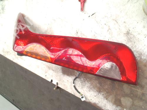 Feu arrière droit NISSAN NOTE (E11, NE11) 1.6 (110 hp) 32366072