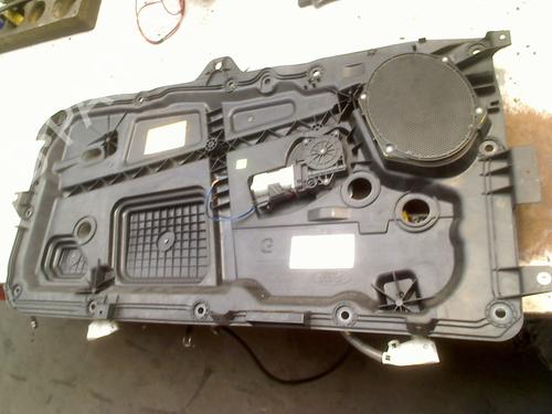 Lève-vitre avant gauche FORD FIESTA V (JH_, JD_) 1.3 (69 hp) 30320479