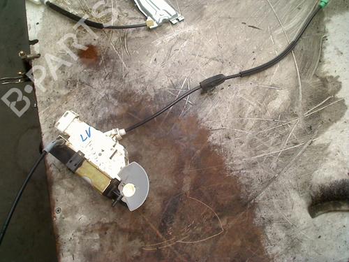 Używane Zamek drzwi przednich lewych CITROËN C4 I (LC_) 1.4 16V (88 hp) 31177076