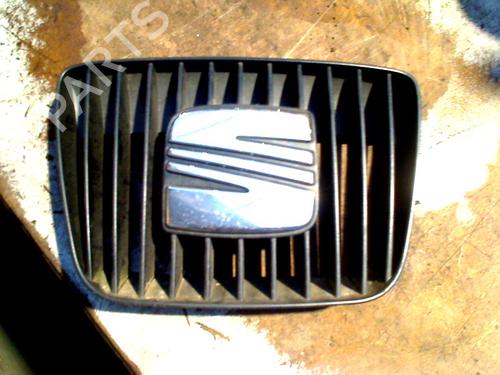 Used Grille SEAT CORDOBA Vario (6K5) 1.4 i (60 hp) 30616940