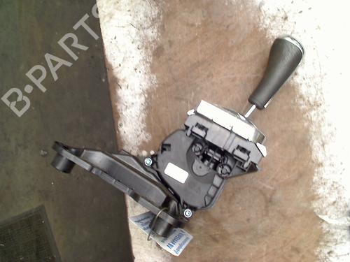 Used Gear lever PEUGEOT 208 I (CA_, CC_) 1.4 HDi (68 hp) 33022115