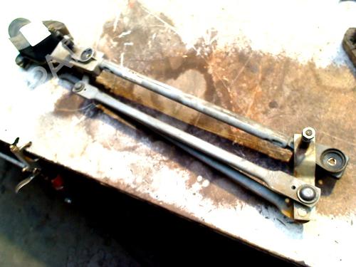 Używane Mechanizm wycieraczek przednich FORD FOCUS I (DAW, DBW) 1.6 16V (100 hp) 31272529