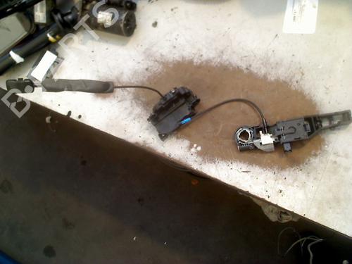 Serrure avant gauche RENAULT LAGUNA III Grandtour (KT0/1) 2.0 16V (KT0F, KT0W) (140 hp) 31177146