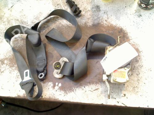 Used Front left seatbelt HONDA CIVIC VI Aerodeck (MB, MC) 1.5 16V (MB9) (114 hp) 33029421