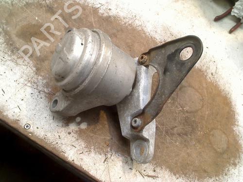 Support de moteur VOLVO V70 III (135) T4 (180 hp) 31174940