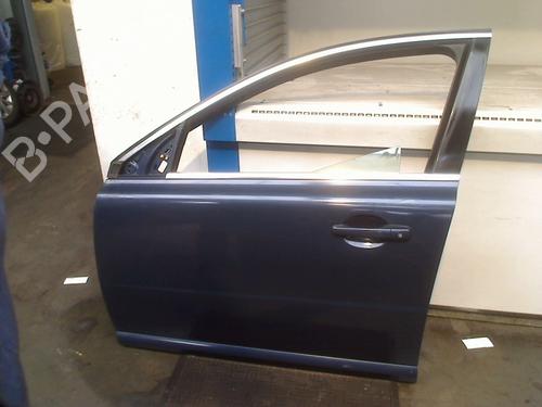 Used Left front door Left front door VOLVO V70 III (135) T4 (180 hp) 31177193 31177193