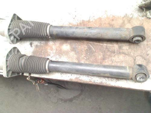 Used Right rear shock absorber Right rear shock absorber LAND ROVER RANGE ROVER SPORT II (L494) 3.0 SDV6 4x4 (306 hp) 32738088 32738088
