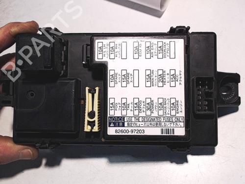 Caja reles / fusibles DAIHATSU CUORE V (L7_) 1.0 (54 hp) 31952928