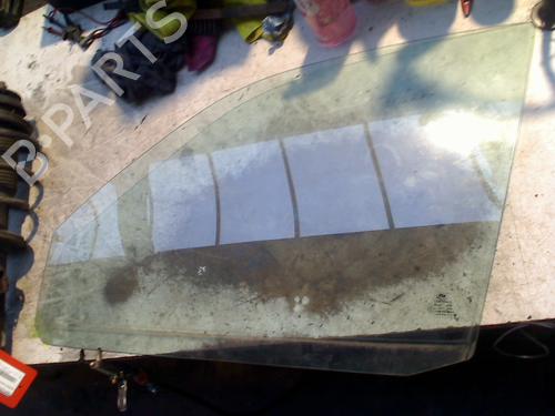 Vitre porte avant gauche VW POLO IV (9N_, 9A_) 1.2 (54 hp) 31177172