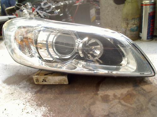 Used Right headlight VOLVO C30 (533) D3 (150 hp) 31260222