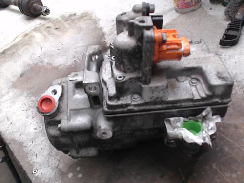 Used AC compressor AC compressor RENAULT ZOE Hatchback Van (BFM_) Electric (BFMC, BFMD) (136 hp) 39948707 39948707