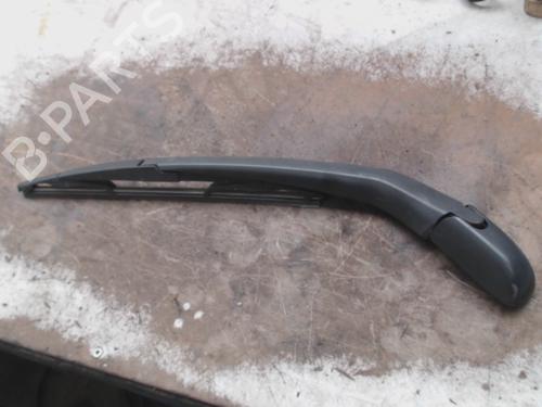 Used Rear windshield wiper arm Rear windshield wiper arm TOYOTA YARIS (_P13_) 1.3 (NSP130_, NSP130) (99 hp) 39720277 39720277
